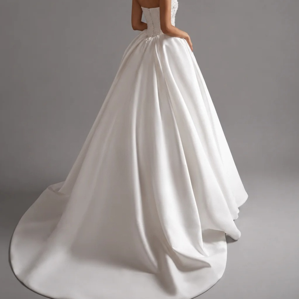 Customized Elegant Wedding Dre - Embroidery Online Designs 评论和价格