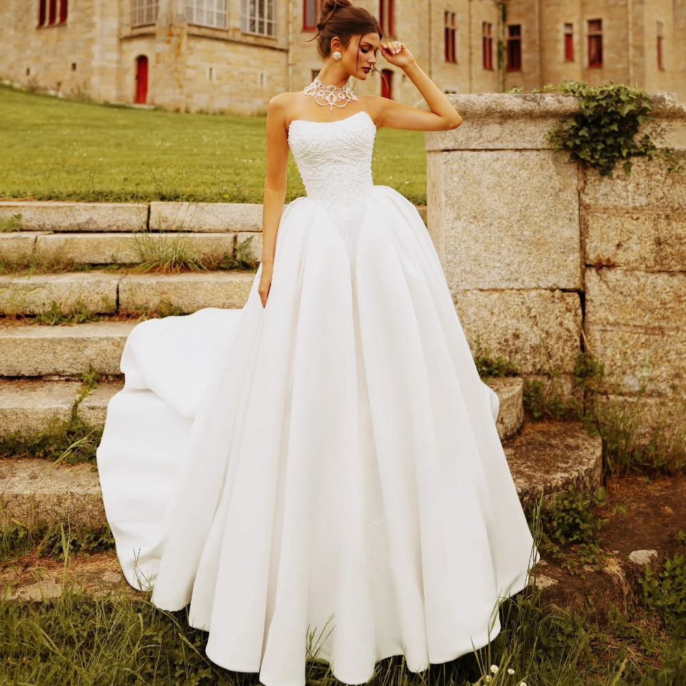 Customized Elegant Wedding Dre - Embroidery Online Designs 评论和价格