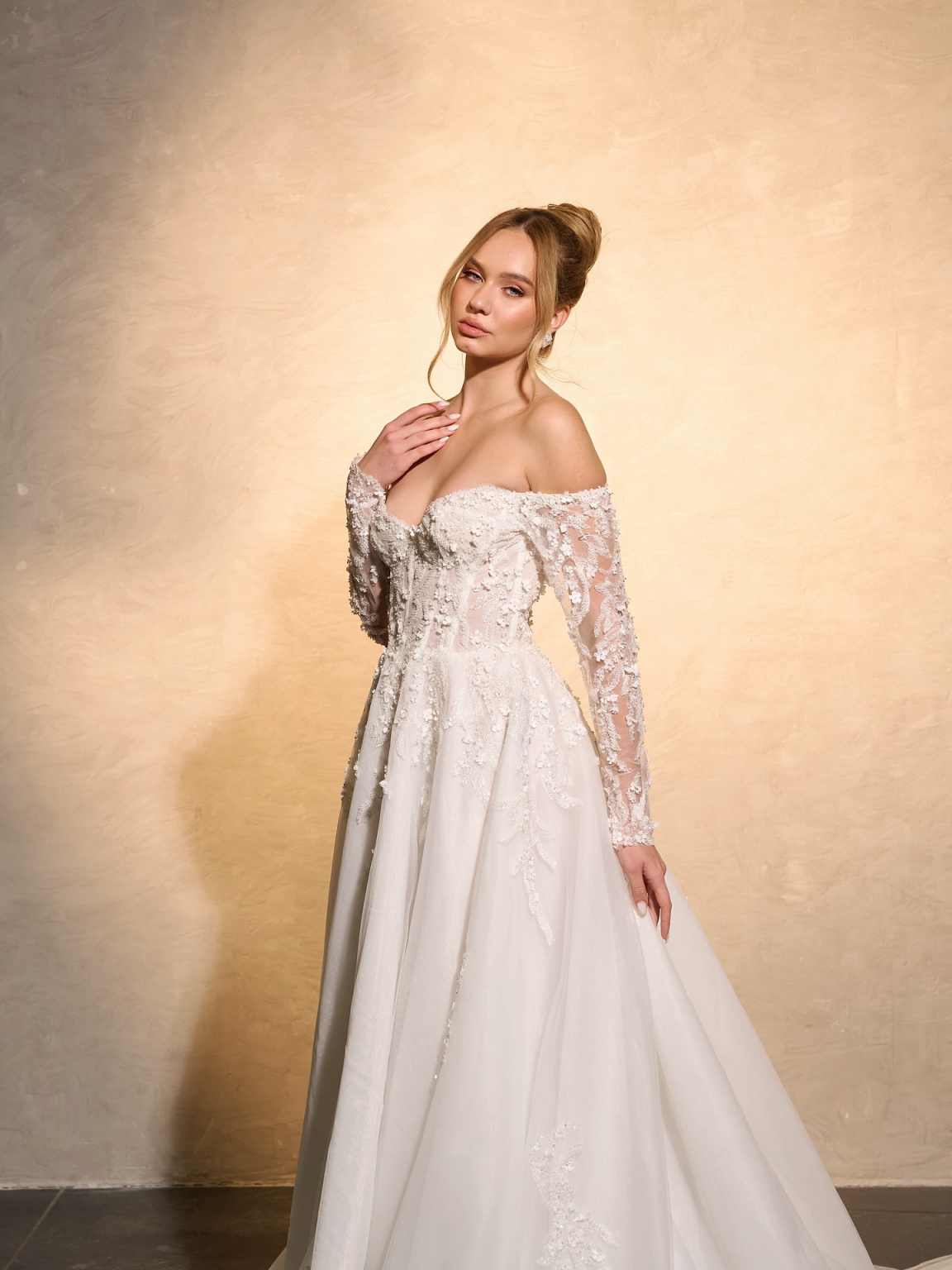 Elegant Wedding Dress A-Line L - Embroidery Online Designs 评论和价格
