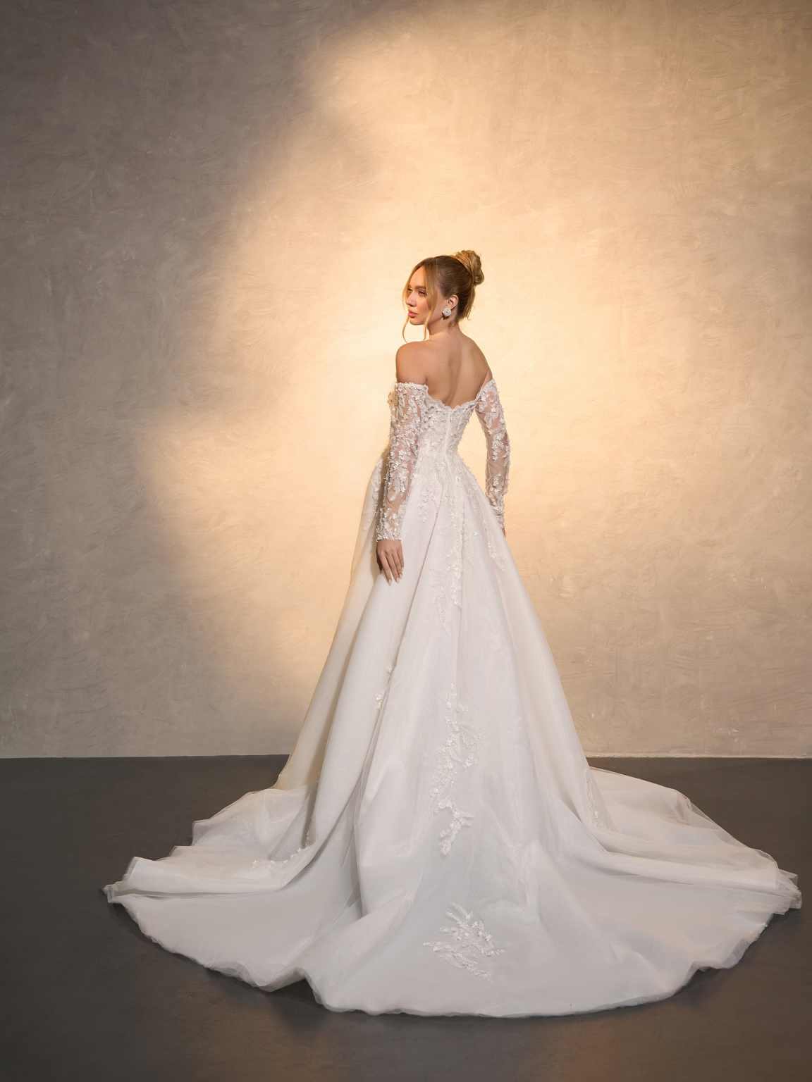 Elegant Wedding Dress A-Line L - Embroidery Online Designs 评论和价格