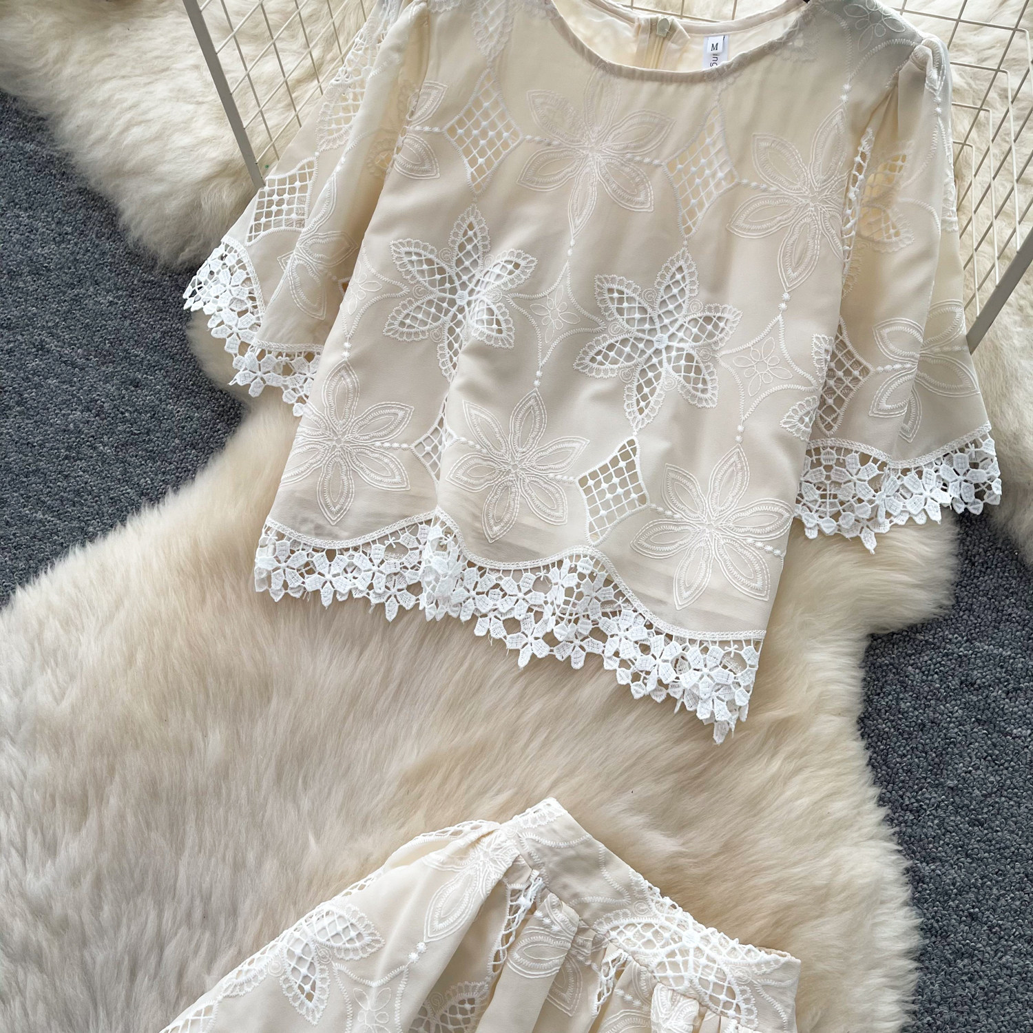 Vintage Lace Embroidery Two-Pi - Embroidery Blouse 评论和价格
