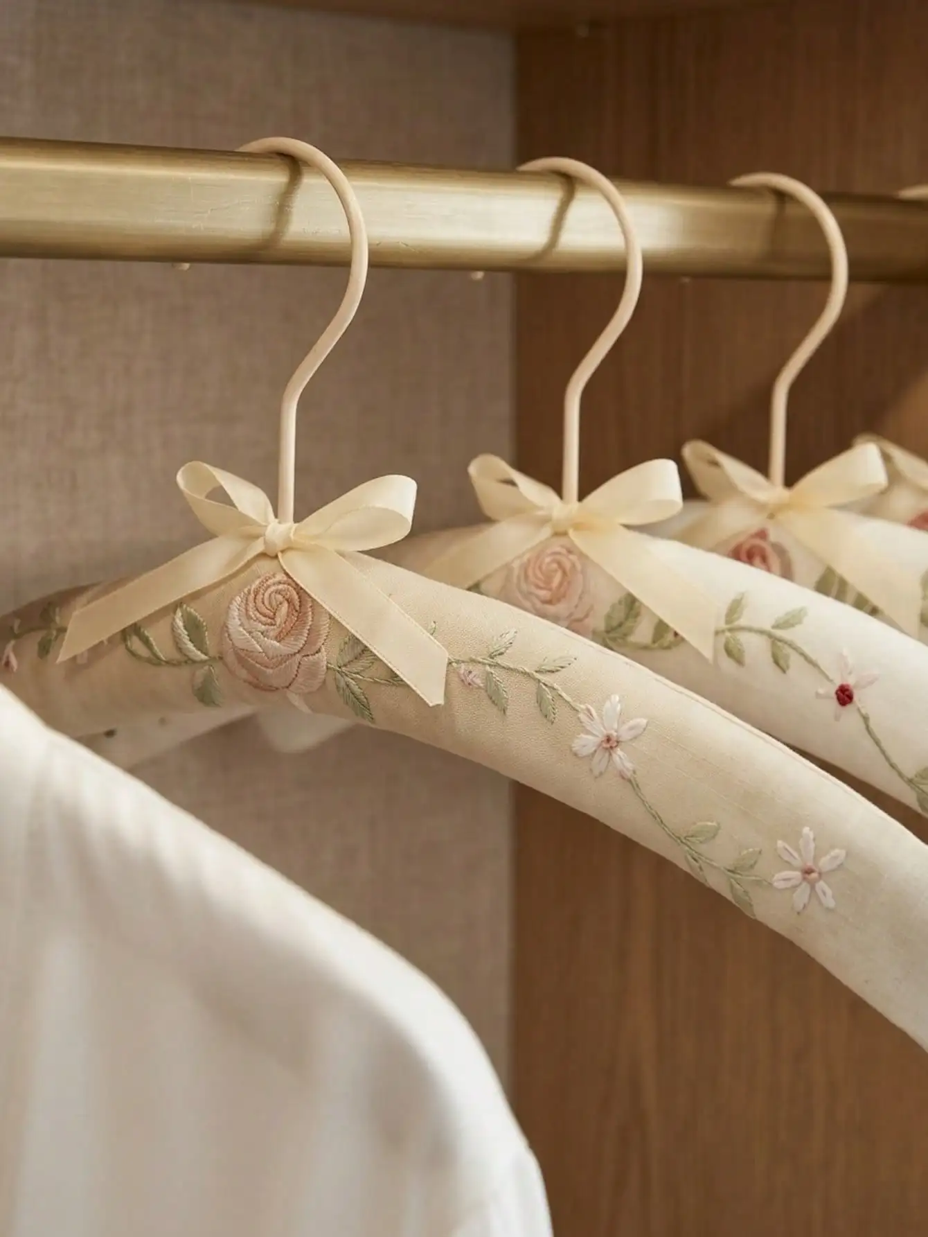 Embroidery-Covered Hanging Rac - Embroidery Gift 评论和价格