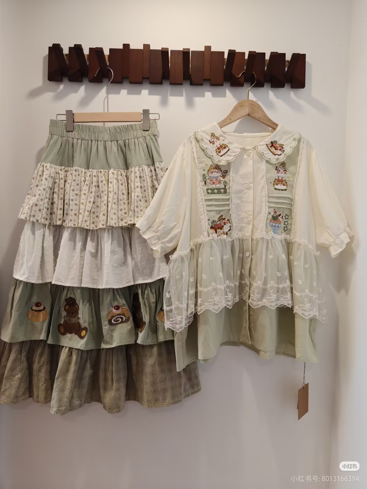 Mori Girl Retro Lolita Style S - Embroidery Men Shirt 评论和价格