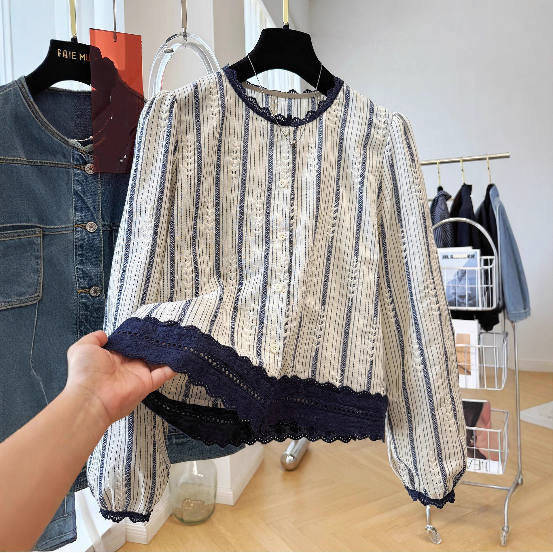 Women's Striped Lace Trim Blou - Embroidery Blouse 评论和价格