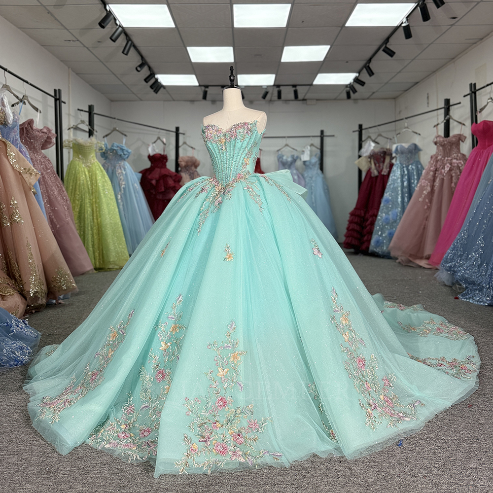 Classic Strapless Quinceanera  - Embroidery Organza 评论和价格